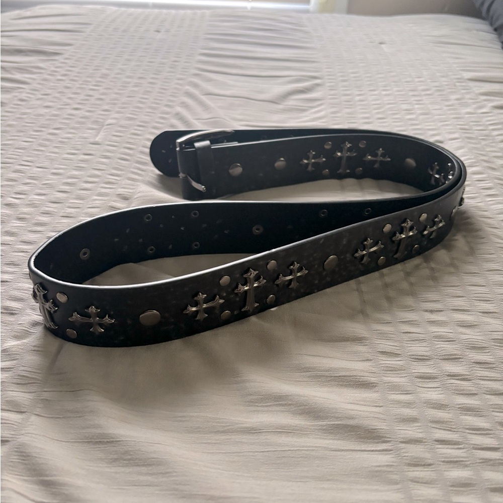 Selling a BKE belt. I think size 38 not to sure don’t remember.